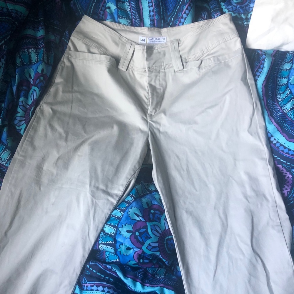 Lee “Natural Fit” Capri Khaki Trousers
